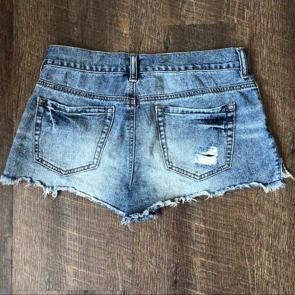 Bullhead Slouchy Jean Short - Picture 4 of 6